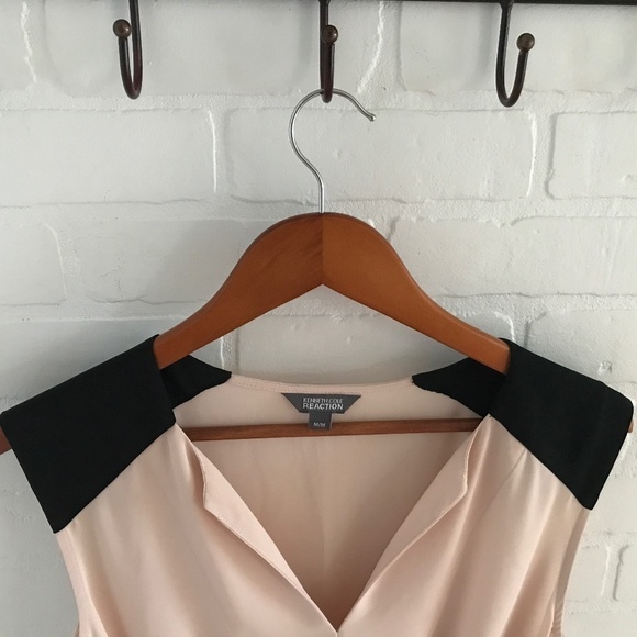Kenneth Cole Women’s Tank top Nude blush Black Colorblock Draped Size M - Picture 8 of 8